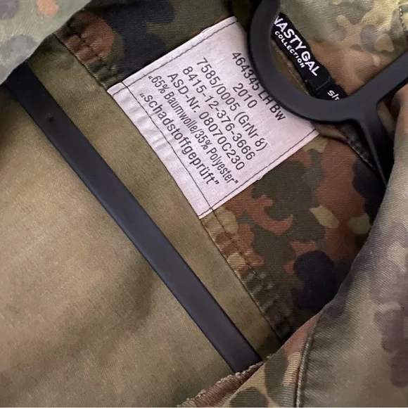 **SOLD** Nasty Gal cropped army military jacket S/M - Picture 8 of 10